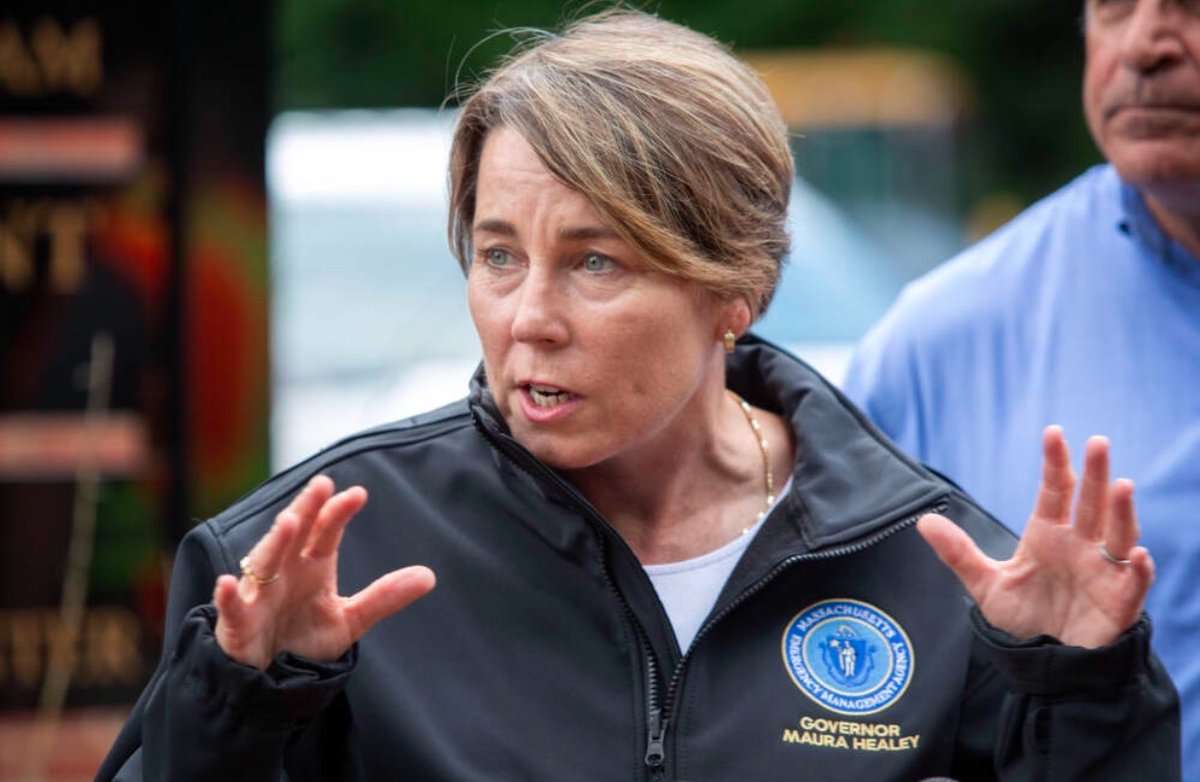 AntiWuCoalition's tweet image. NEW: @massgovernor Healey has poured $3M a day into migrant shelters—blowing over $700M of taxpayer dollars this year alone, per a new report
Hotels, catered meals, Ubers, National Guard, rent, credit card stipends—many via no-bid contracts
@MassDems say they need $275M more