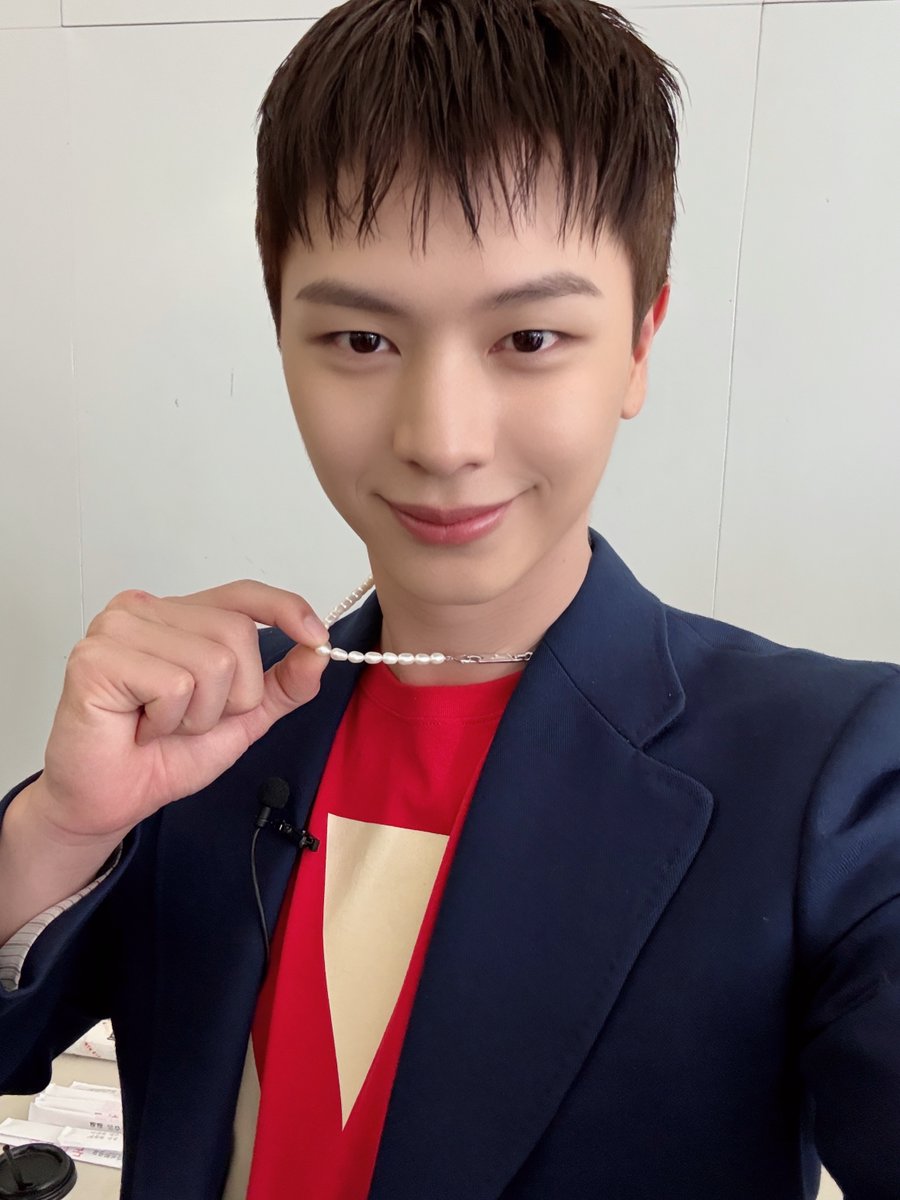 육성재(YOOK SUNGJAE) tweet media