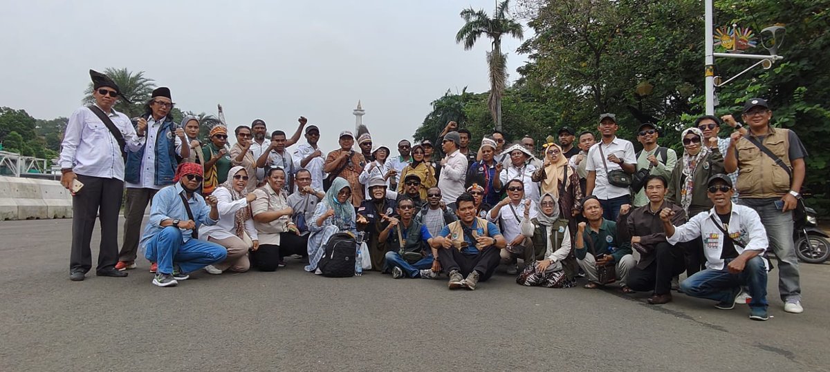 Merah Putih Benderaku bukti merdeka dari penjajah yuk Bangun Desa Bangun Indonesia
#LawanKezoliman
#CopotYandriSusanto
#TPPMenuntutKeadilan
<a href="/prabowo/">Prabowo Subianto</a>
<a href="/YandriSusanto27/">Yandri Susanto</a>
<a href="/ArizaPatria/">Ariza Patria</a>
@Taufikmadjid27
<a href="/kemendespdt/">#BangunDesaBangunIndonesia</a>
<a href="/bpsdmkemendesa/">Bpsdm Kemendesa</a>