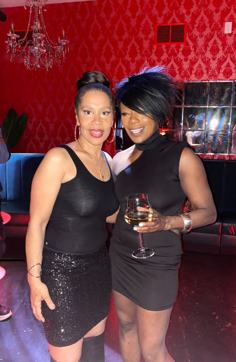 Celebrating our birthdays!! 🎉 🎂
#dupichebeauty🇭🇹
#nikki 
#buonadonnaproductions 
#sisters