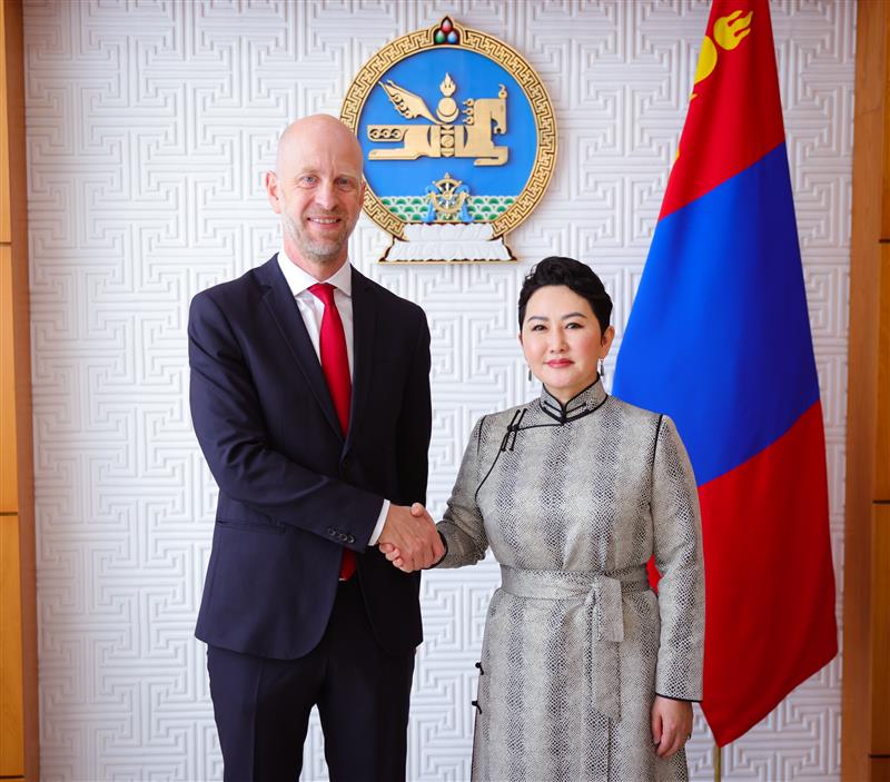 Norway in China (@norwayinchina) on Twitter photo Accredited to Mongolia ✅ Amb. <a href="/vdysvik/">Vebjørn Dysvik</a>
presented his letters of credence to President Khurelsukh 🇲🇳
<a href="/UKhurelsukh/">Ухнаагийн ХҮРЭЛСҮХ</a> @FMBattsetseg Accredited to Mongolia ✅ Amb. <a href="/vdysvik/">Vebjørn Dysvik</a>
presented his letters of credence to President Khurelsukh 🇲🇳
<a href="/UKhurelsukh/">Ухнаагийн ХҮРЭЛСҮХ</a> @FMBattsetseg