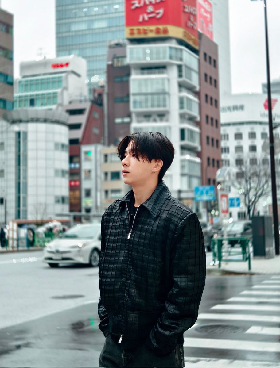 nur94912's tweet photo. This is still one of the most boyfriend material picture of Perth 🖤 

#PerthTanapon #KDPPE https://t.co/GkikGmUJvJ