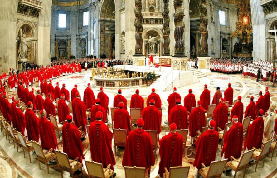 GhandHelpin's tweet photo. El Papa Francisco, Bergoglio, fue un BUEN HOMBRE… pero:
Julio César Grassi
Juan Barros
Mauri Inzoli
Theodoro McCarrick
Gustavo Zanchetta etc.. etc…
Y nada para cambiar esta foto y añadir la voz de la mujer dentro de la institución.

No he podido hacer ese voto de silencio … https://t.co/91xQpF1Dzc