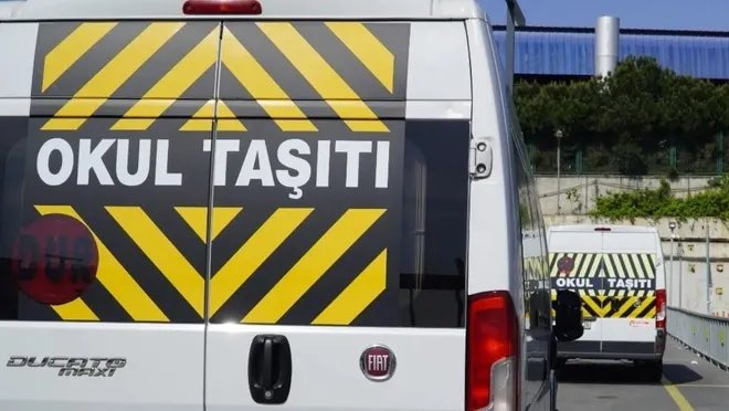 Burhan Çelebi’nin servis şoförlüğü görevinden, KHK ile ihraç edilmesi ve KIIHBI(Kamu Hizmetlerinden Men) kaydı bulunması gerekçesiyle çıkarılması, hem ulusal hukuk hem de uluslararası insan hakları hukuku bakımından ağır bir hak ihlalidir. AİHM’in Yalçınkaya kararı, bu türden