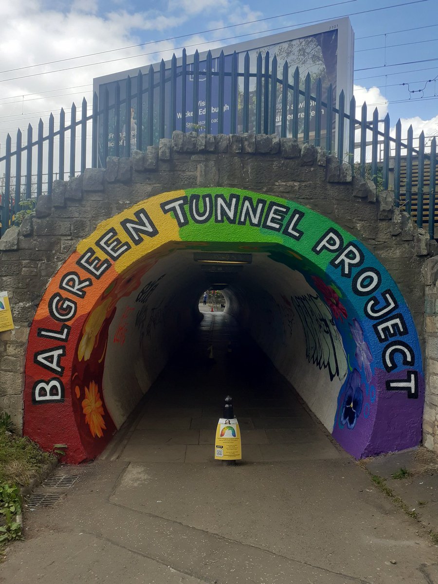 sandymb1956's tweet photo. Colourful work has started on a fab project by residents of #Balgreen #Edinburgh creating a mural to improve the look of the tunnel underneath the tram/railway lines on Balgreen Road.A great effort coming to fruition soon👍#communitymural well done 👏👏
#BalgreenTunnelProject 🚊 https://t.co/lL98lvGl3r