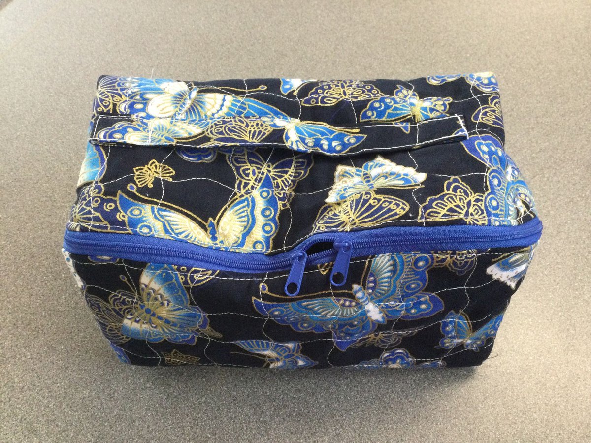 sallyannsews's tweet image. #merrymaid #quiltingclass #packingcube

Another finished packing cube. Love this fabric! 🙂👏🏻
