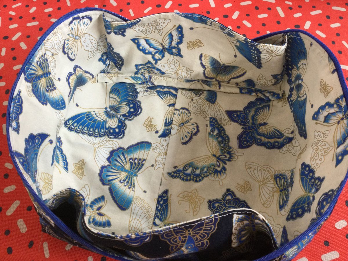 sallyannsews's tweet image. #merrymaid #quiltingclass #packingcube

Another finished packing cube. Love this fabric! 🙂👏🏻