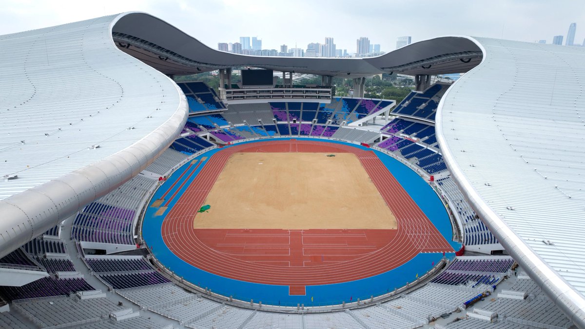 CulturalLingnan's tweet image. Green transformation and #technological empowerment serve as the twin engines driving the renovation of the venues for the #15thNationalGames. Around 90% of the competition venues are pre-existing facilities, marking this edition of the Games as the one with the fewest…