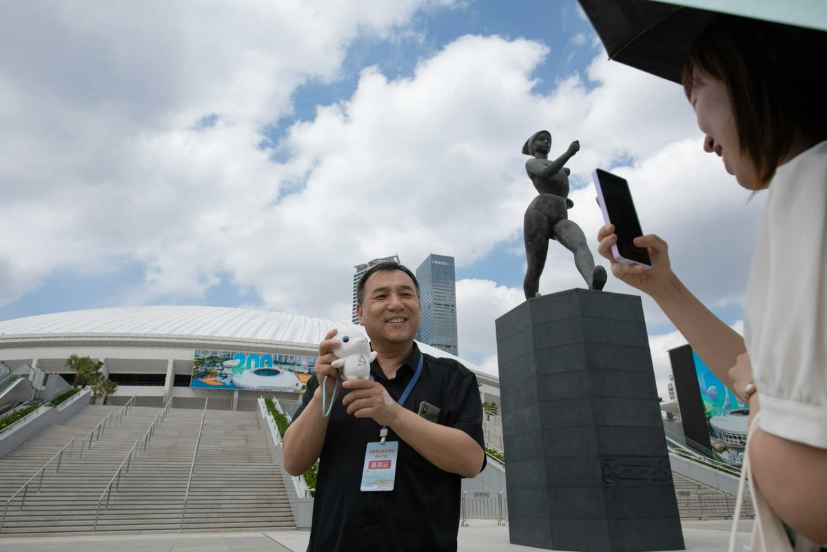 CulturalLingnan's tweet image. Green transformation and #technological empowerment serve as the twin engines driving the renovation of the venues for the #15thNationalGames. Around 90% of the competition venues are pre-existing facilities, marking this edition of the Games as the one with the fewest…