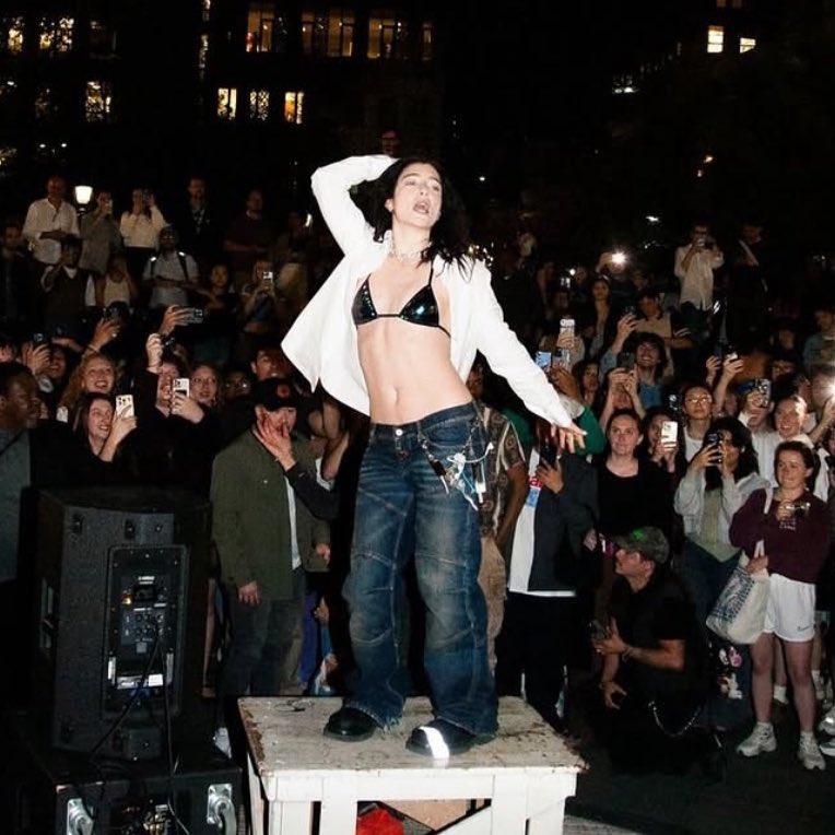 if you knew how proud i am of this girl. the most genuine, my best friend, the one i believe in. she always wants me to be myself. this era is the lordessaince. let's go