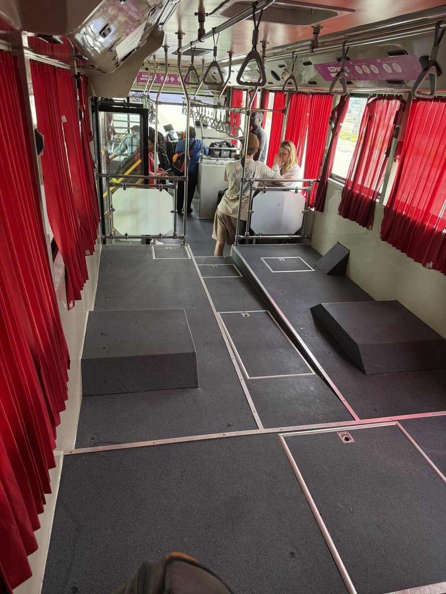 Langkah penjimatan KLIA ke ni😂😂 die suruh bersila naik transfer bus dari LTCP