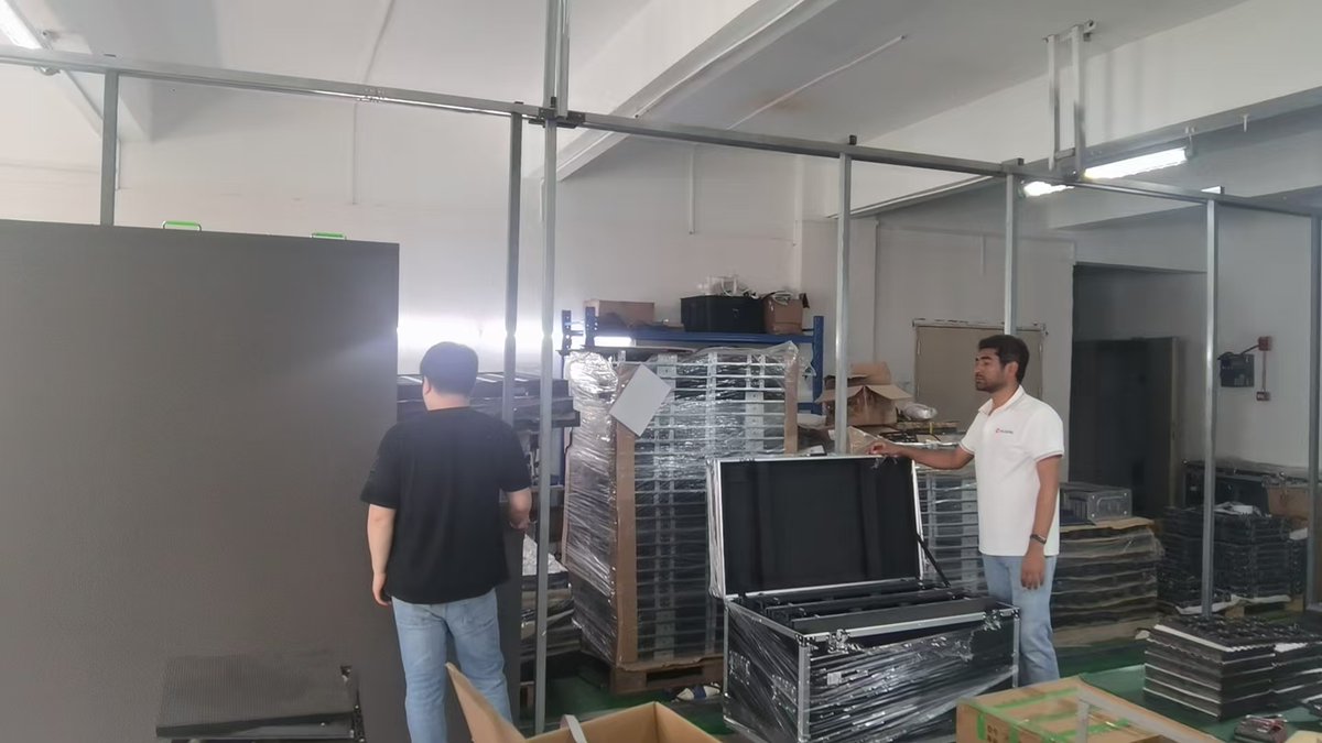 HayleyZhuo's tweet image. P3.91 Assembling and packing are carried out simultaneously
#ledrentalscreen#ledrentaldisplay#ledrental#LED#leddisplay#ledscreen