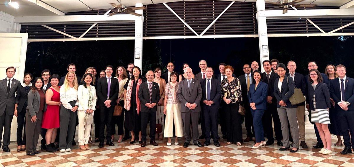 Conan Herve (@conan_herve) on Twitter photo Séminaire régional Groupe <a href="/AFD_France/">Agence Française de #Développement (AFD) 🇫🇷 🇪🇺</a> #AsieduSudEst à #Bangkok pour renforcer l'impact des actions menées avec nos partenaires sur les enjeux globaux #climat #transitionénergétique #économiebleue #biodiversité en lien avec la stratégie 🇫🇷 et 🇪🇺 en <a href="/ASEAN/">ASEAN</a> et #IndoPacifique Séminaire régional Groupe <a href="/AFD_France/">Agence Française de #Développement (AFD) 🇫🇷 🇪🇺</a> #AsieduSudEst à #Bangkok pour renforcer l'impact des actions menées avec nos partenaires sur les enjeux globaux #climat #transitionénergétique #économiebleue #biodiversité en lien avec la stratégie 🇫🇷 et 🇪🇺 en <a href="/ASEAN/">ASEAN</a> et #IndoPacifique