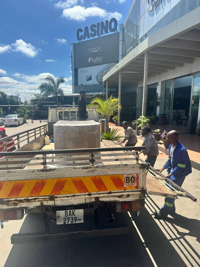 Rovertlogistics's tweet photo. Whether it’s a single item or bulk cargo, we move it from SA to Zambia with care.
#RovertInMotion #BorderlessLogistics https://t.co/AfNarSKo0e