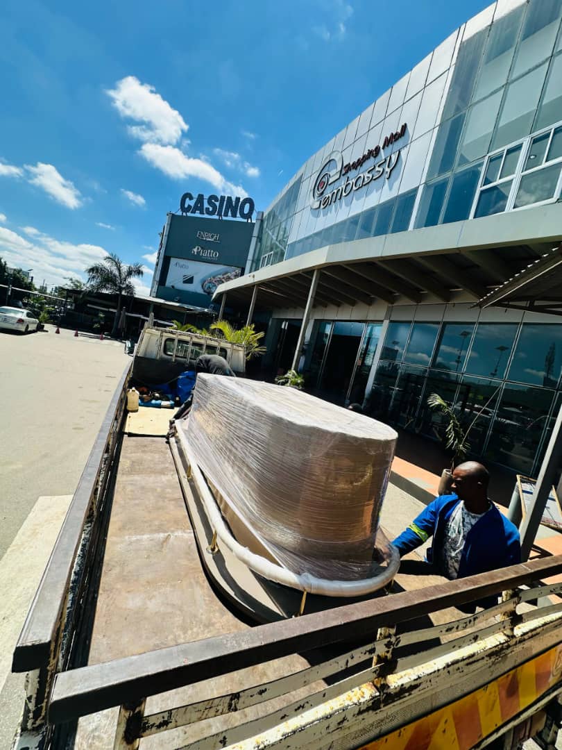 Rovertlogistics's tweet photo. Whether it’s a single item or bulk cargo, we move it from SA to Zambia with care.
#RovertInMotion #BorderlessLogistics https://t.co/AfNarSKo0e