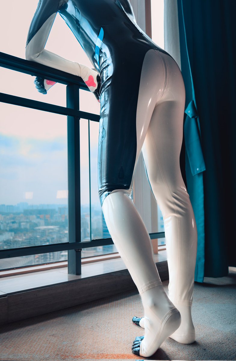 📷:@zybyrGRcLnof6Ny 
🖥️🖌️:<a href="/FurryCineDream/">阿瑞Ari</a>