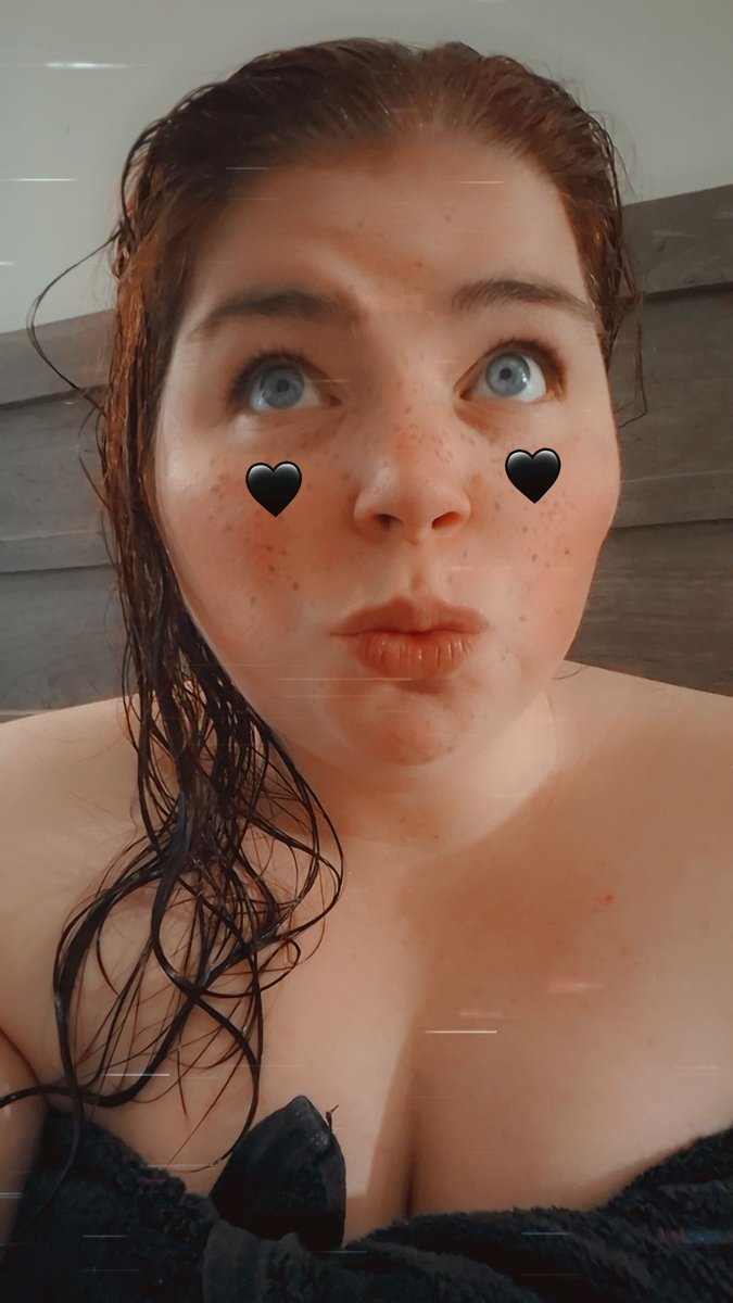ItsgoddessJess1's tweet photo. Just got out of the shower. I want breakfast.  $jlmak87. https://t.co/Frgz52OohV