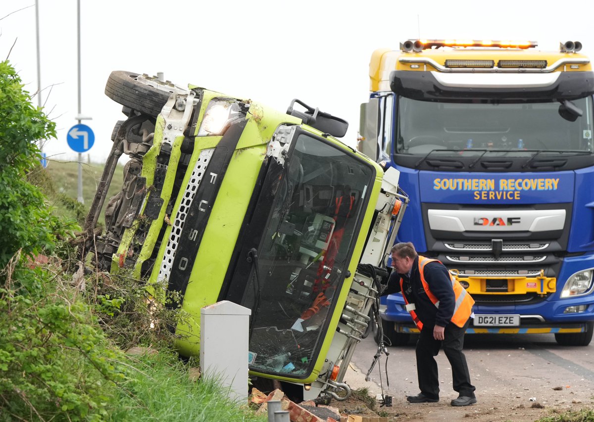 eddie mitchell tweet media