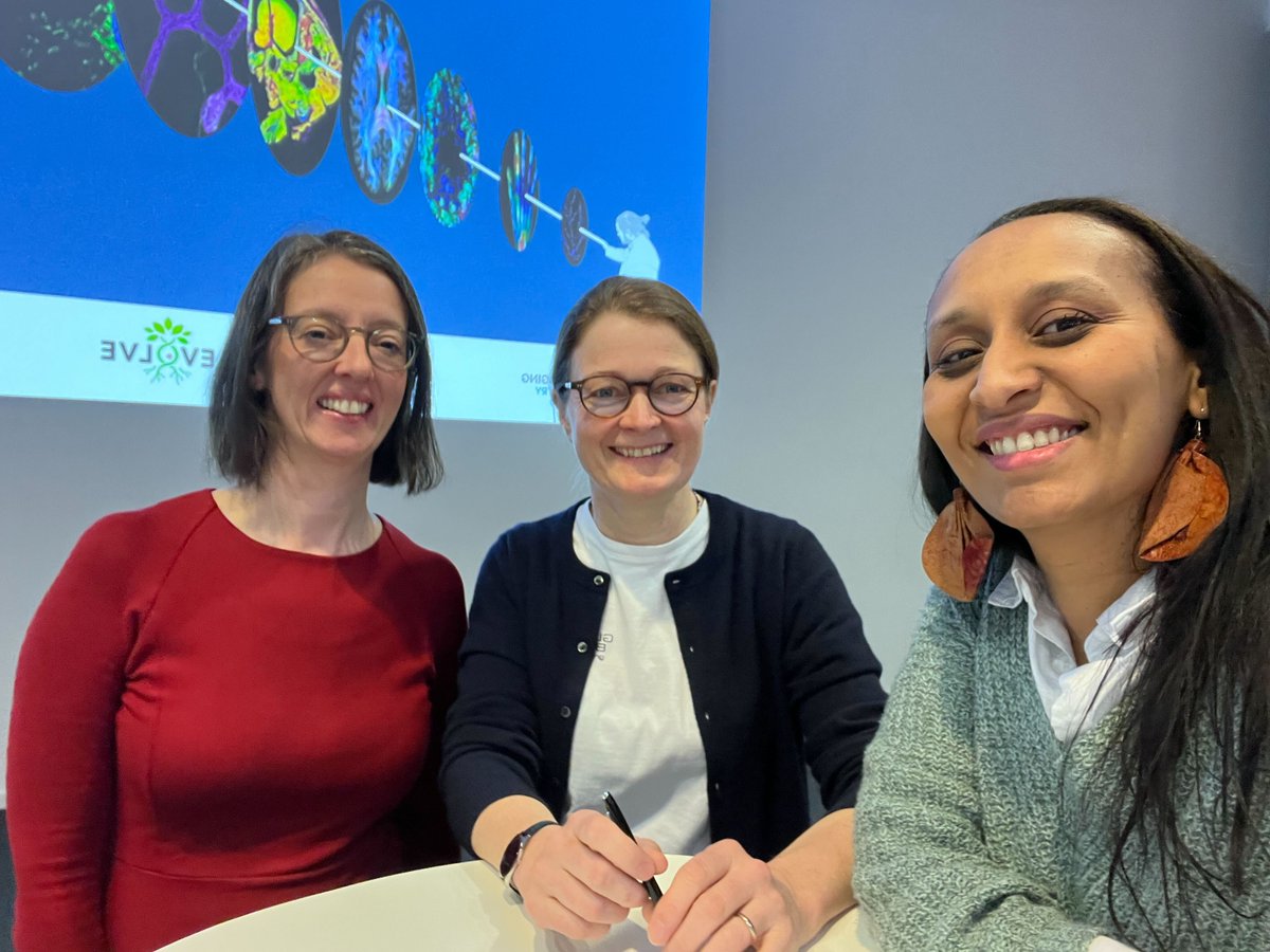 RMS (@royalmicrosoc) on Twitter photo We're very excited to be working more closely with
<a href="/GlobalBioImage/">Global BioImaging</a> to bring #microscopy communities together! 🔬🤝😀
Find out more: rms.org.uk/resource/rms-a… We're very excited to be working more closely with
<a href="/GlobalBioImage/">Global BioImaging</a> to bring #microscopy communities together! 🔬🤝😀
Find out more: rms.org.uk/resource/rms-a…