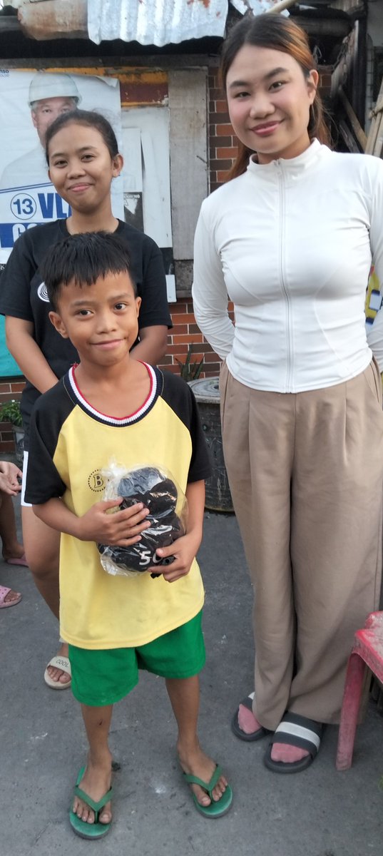 Dianah143's tweet image. &quot;Be the person who touches the lives and hearts of people. Be a positive light to others as you put a smile on their faces. For in the end… it’s not what you say that matters, it’s how you make them feel that lovingly stays in their memory.&quot;

#Feedingprogram💙

#FlareNetwork…