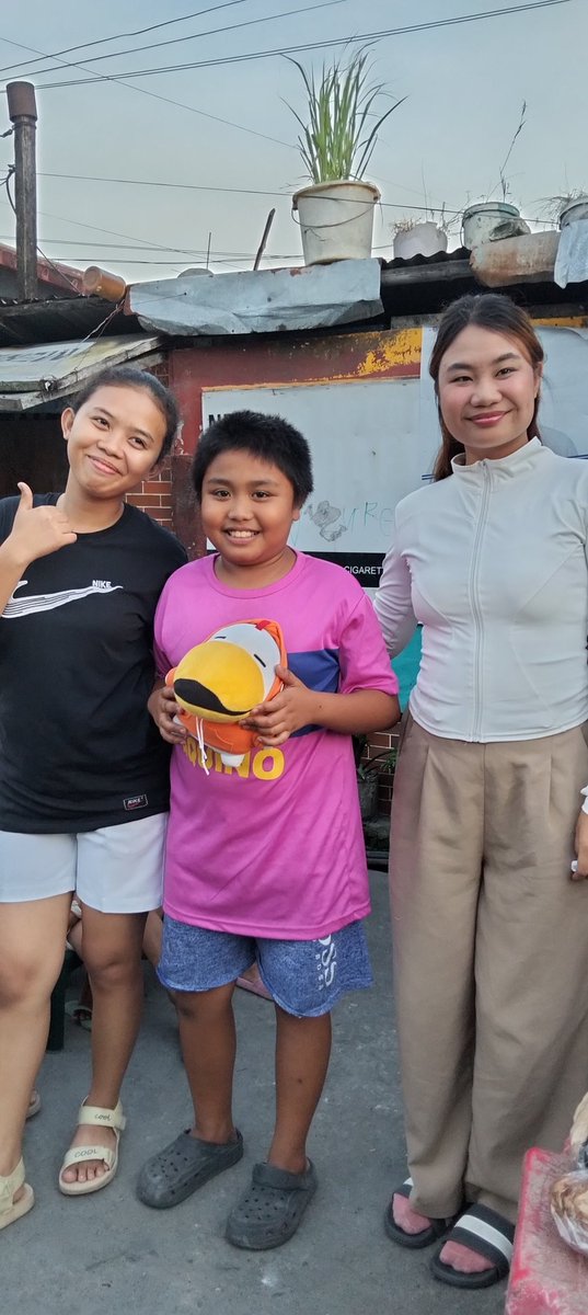 Dianah143's tweet image. &quot;Be the person who touches the lives and hearts of people. Be a positive light to others as you put a smile on their faces. For in the end… it’s not what you say that matters, it’s how you make them feel that lovingly stays in their memory.&quot;

#Feedingprogram💙

#FlareNetwork…