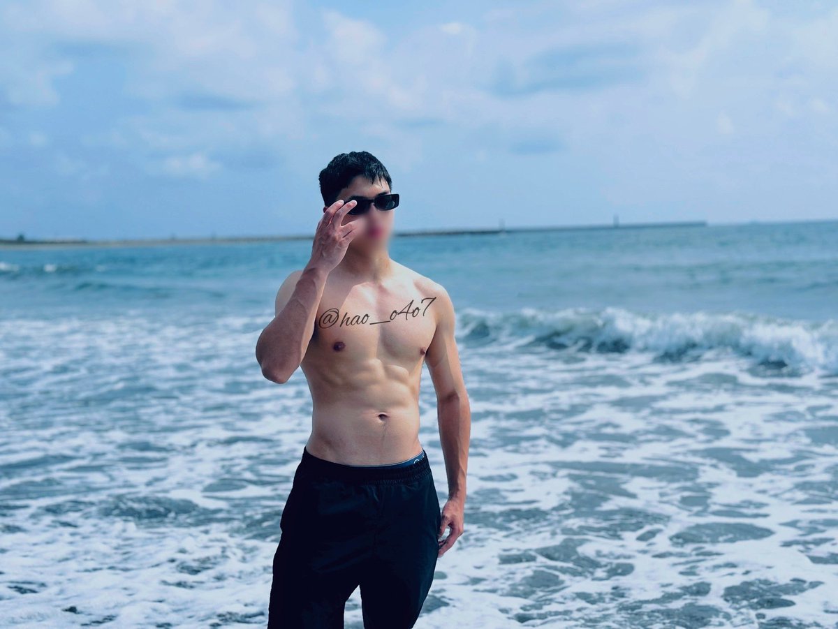 冬天努力的成果 夏天自然會說話

#健身日常
#腹肌
#fitboy