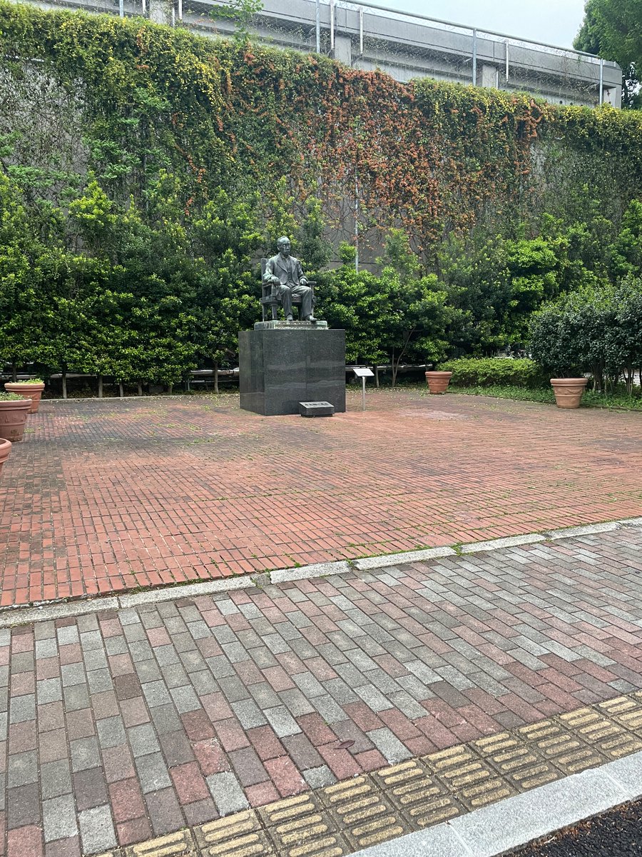 #東工大手島精一先生像部