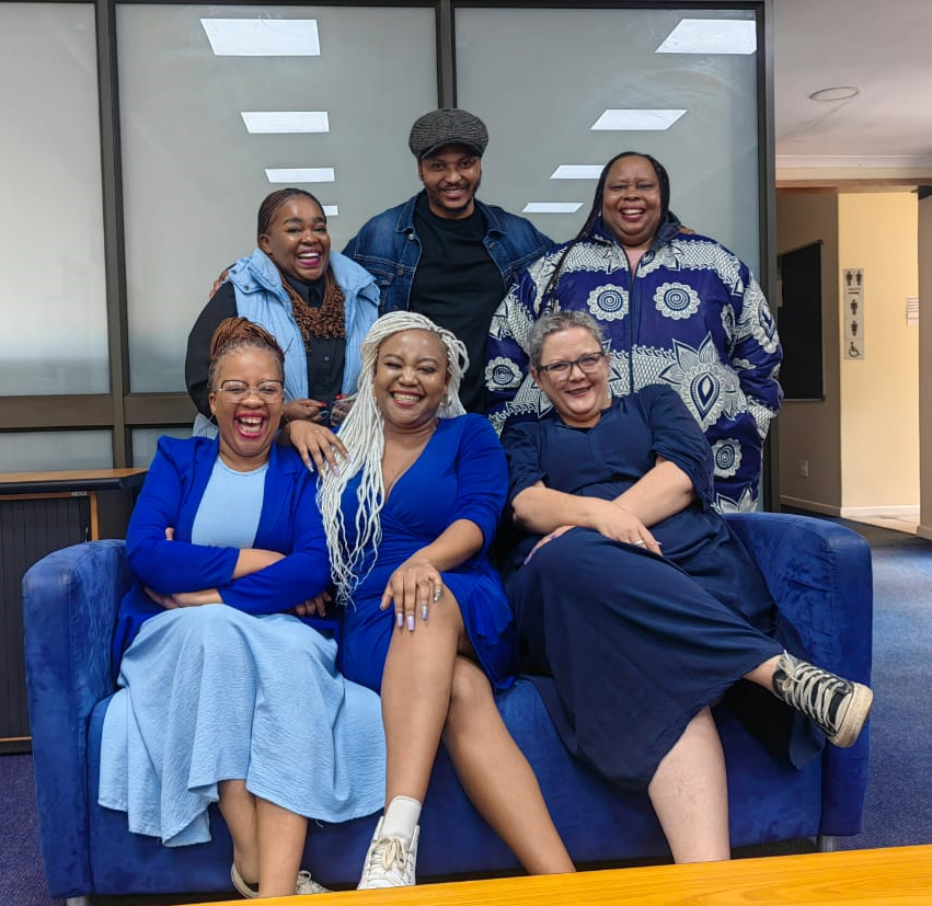 Rhodes_Uni's tweet photo. #Monday2Monday continues, and today #PurpleThursdayTurnsBlue, a colour representing emotional and psychiatric disabilities.
Emotional and psychiatric disabilities encompass a diverse spectrum of conditions that significantly affect a person's emotional state, thought processes, mood regulation, and overall behaviour, ultimately impacting their ability to navigate daily life, form and maintain relationships, and experience a general sense of well-being.
Examples include:
๐Anxiety Disorders, characterised by excessive worry and fear;
๐Depressive Disorders, marked by persistent sadness and loss of interest;
๐Bipolar disorder, involving extreme shifts in mood and energy levels;
๐Psychotic Disorders like Schizophrenia, which can include distorted perceptions of reality.
These conditions highlight the intricate connection between our minds and our ability to function effectively.
The Division of Communications & Advancement and the Global Engagement Division proudly wish you a great day.