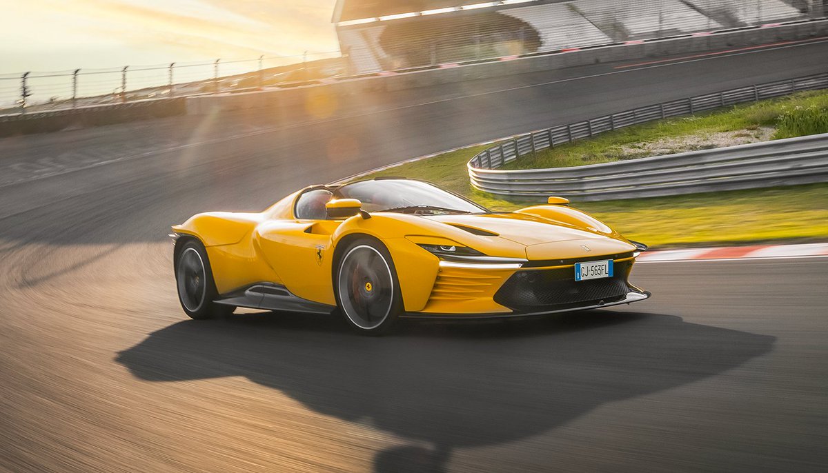 Some things are simply better in pairs—especially when it’s the #FerrariDaytonaSP3 tearing up the track.

#IconaFerrari #DrivingFerrari #Ferrari