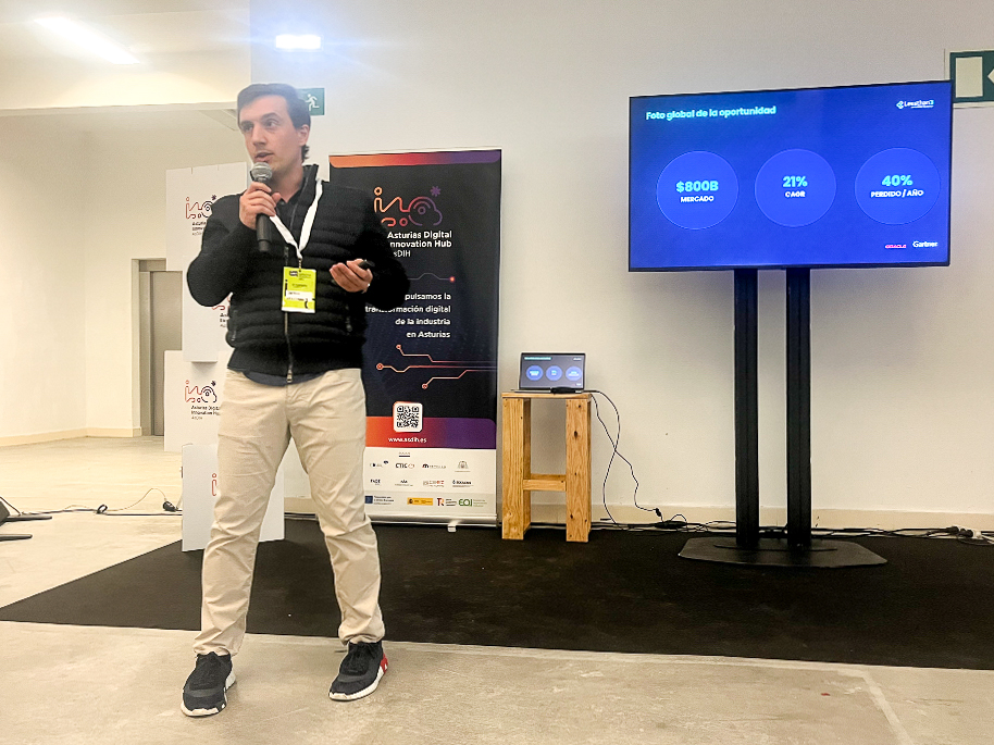 AsturiasDIH's tweet photo. 🗣️ Por parte de @lt3tech, su COO, Jesús Templado, habló de la #observabilidad, un concepto que cada vez se va a escuchar más y al que quieren dar «una vuelta de tuerca» desde su empresa ↓ #AsturiasInvestorsDay #AID2025 https://t.co/TiFFYtR64R
