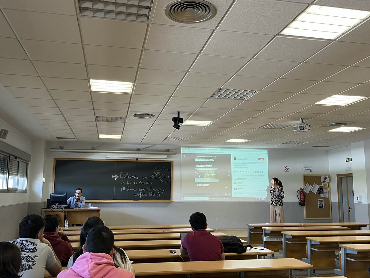 Jesús Roldán Estévez (@jesusroldanest) on Twitter photo María Trigo, periodista deportiva dentro de la redacción del <a href="/eldesmarque/">ElDesmarque</a>, hoy en clase de Periodismo Deportivo junto a <a href="/rojastorrijos/">José Luis Rojas Torrijos</a>. Nos habla de sus inicios, cómo empezó a trabajar como periodista, todos los sacrificios que tuvo que hacer para ello y su día a día actual.
🙌🏻🔝 María Trigo, periodista deportiva dentro de la redacción del <a href="/eldesmarque/">ElDesmarque</a>, hoy en clase de Periodismo Deportivo junto a <a href="/rojastorrijos/">José Luis Rojas Torrijos</a>. Nos habla de sus inicios, cómo empezó a trabajar como periodista, todos los sacrificios que tuvo que hacer para ello y su día a día actual.
🙌🏻🔝