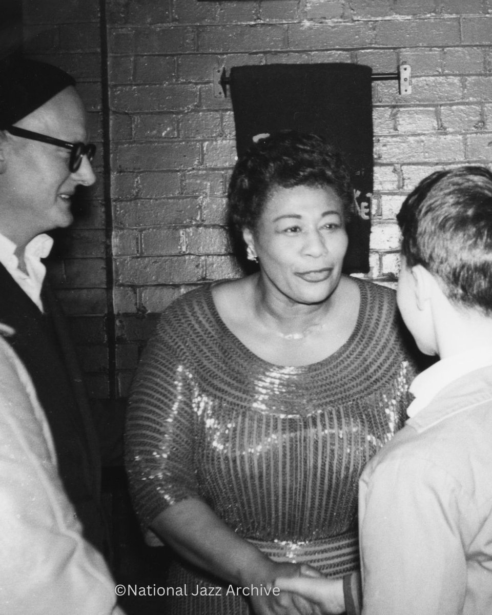 Ella Fitzgerald with Max Jones, 1961

Photo by Brian Foskett

#ellafitzgerald