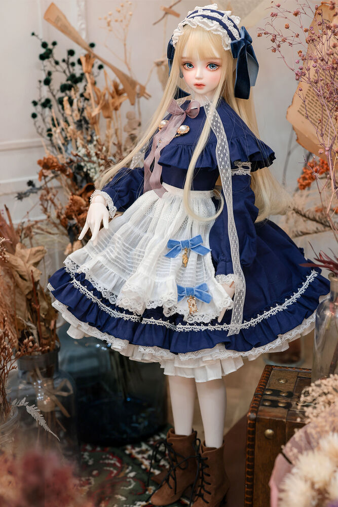 DOLKSTATION's tweet photo. 【DOLK×LUNA BLANC】✨世界20体限定✨

アリスの成長後をモチーフにした
限定Daphneはご覧になりましたか？

➡https://t.co/HZyDTI16mQ

透明感のある色彩のメイクと、落ち着いたネイビーブルーの限定ドレスセット。神秘的な美しさを秘めたアリスの姿をお楽しみください。

4/27(日)締切です⏰ https://t.co/wafeA5IO29