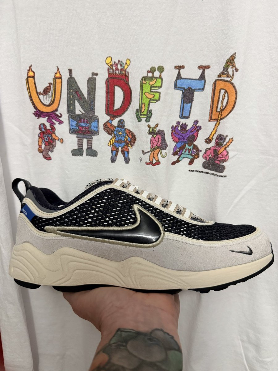 wilcocarla's tweet photo. #kotd GM good people!👋🏼 I have the extreme pleasure of twinning with bestie @rjolli007 today!🥳 UnDS Undefeated x Air Zoom Spiridon SP ‘Phantom.’🥰 Ree… you were right about everything.😂 These are CRAZY comfortable and look so good on feet. Happy Thursday all!♥️🫶🏼 https://t.co/vE4SXJUn7T