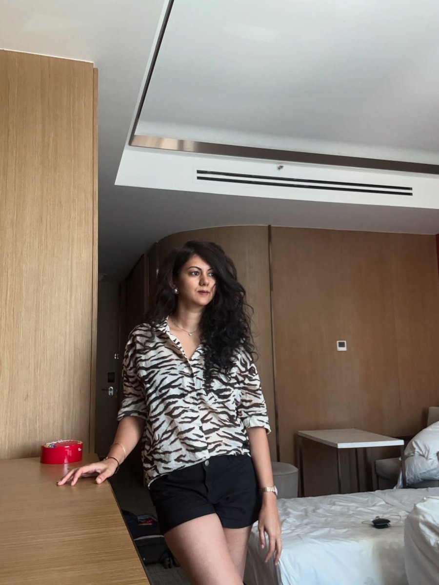 Aatufar's tweet photo. Kamna Jethmalani ❤️ 😍
#KamanaJethmalani #KamnaJethmalani #Kamana #Kamna https://t.co/dfAPMKdbfn