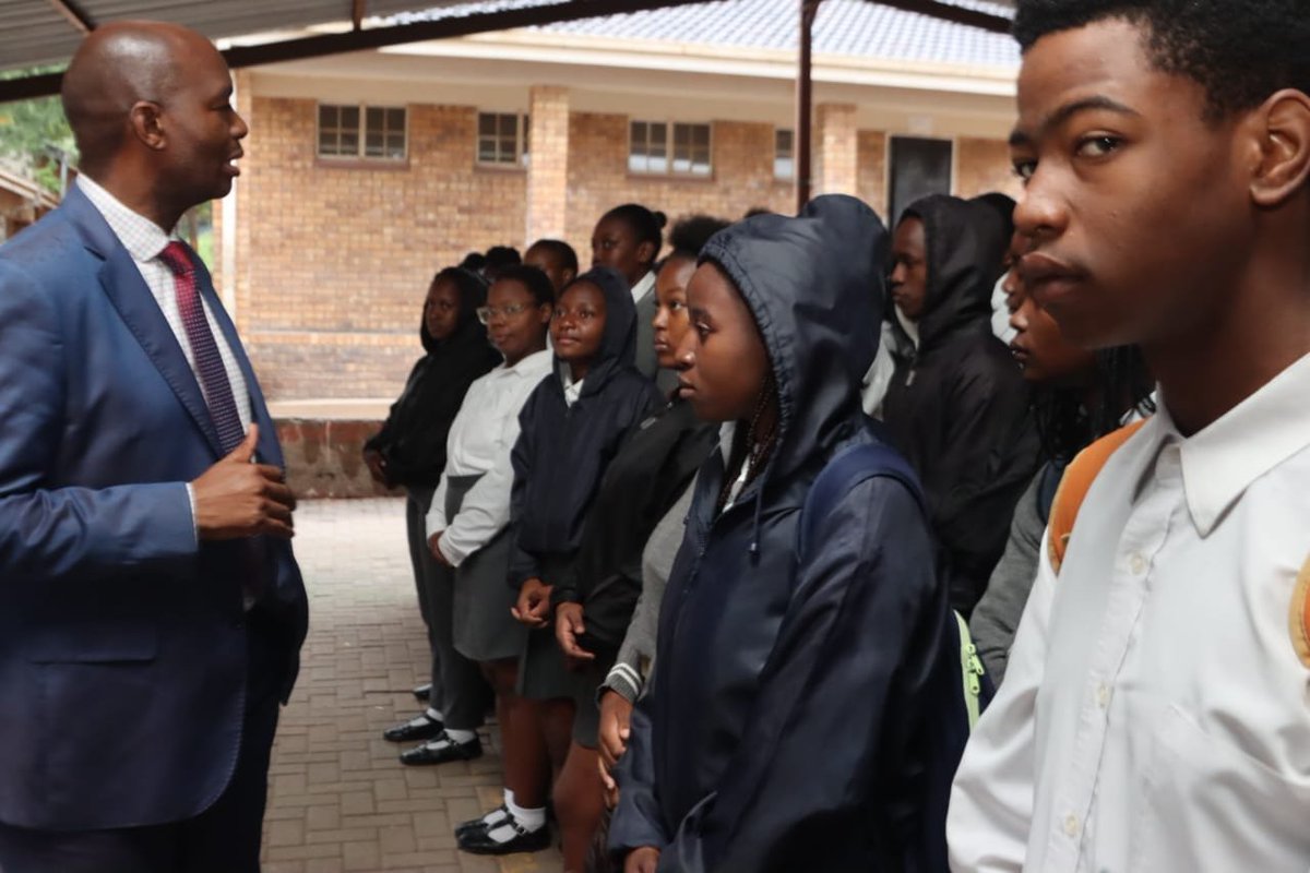 Director-General Mweli continued his visit in the Ehlanzeni District with an engagement session with learners from ZB Kunene Secondary School. 

During his engagement, DG Mweli emphasised the importance of attending school daily, highlighting that consistent attendance is key to