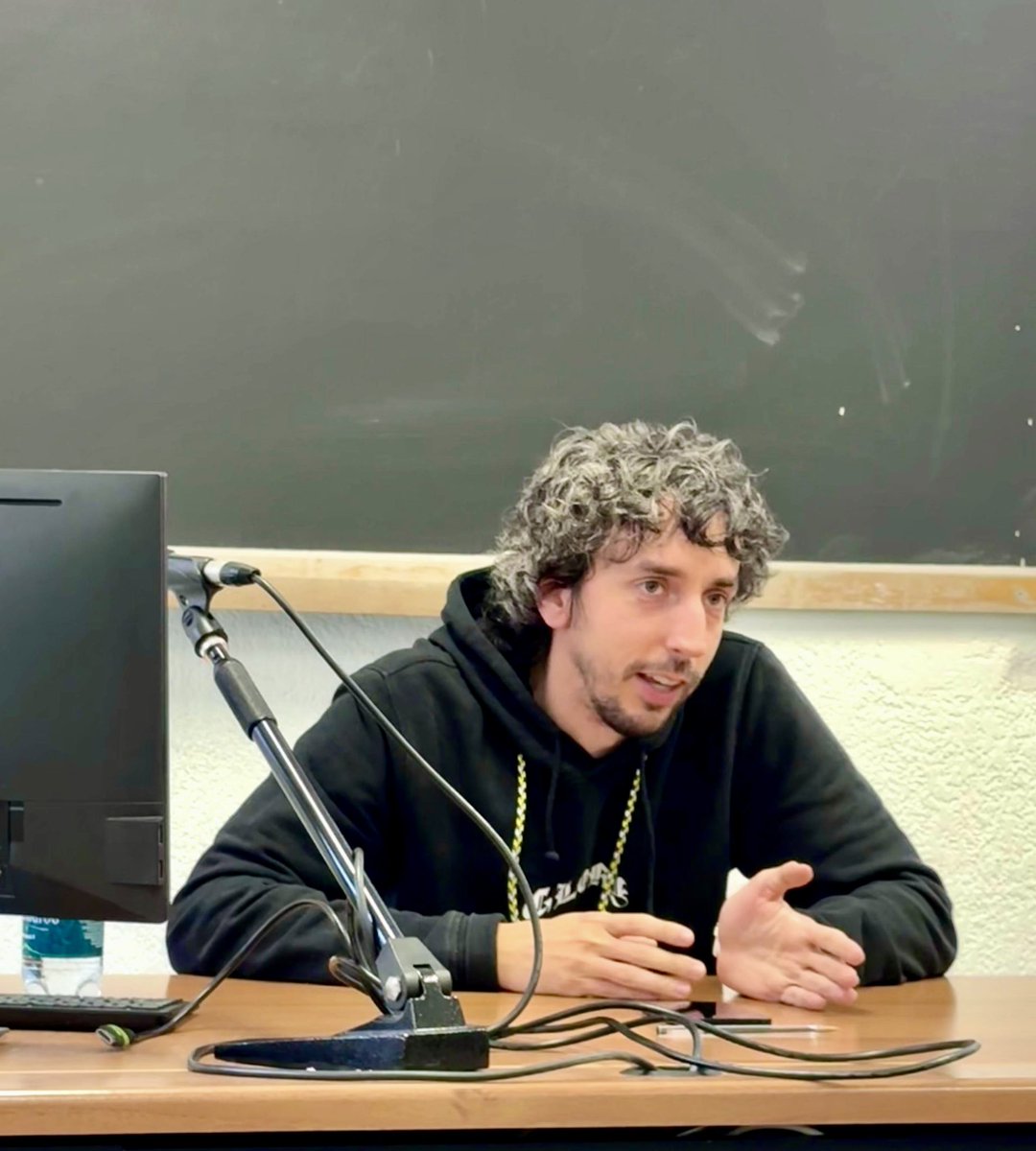 MasterMusica's tweet image. Ospite al #MasterMusica, Gabriele Compierchio (A&R Sugar Music Publishing) ci ha parlato del ruolo fondamentale dell’A&R, delle competenze che servono per farlo e delle sfide che affronta ogni giorno
