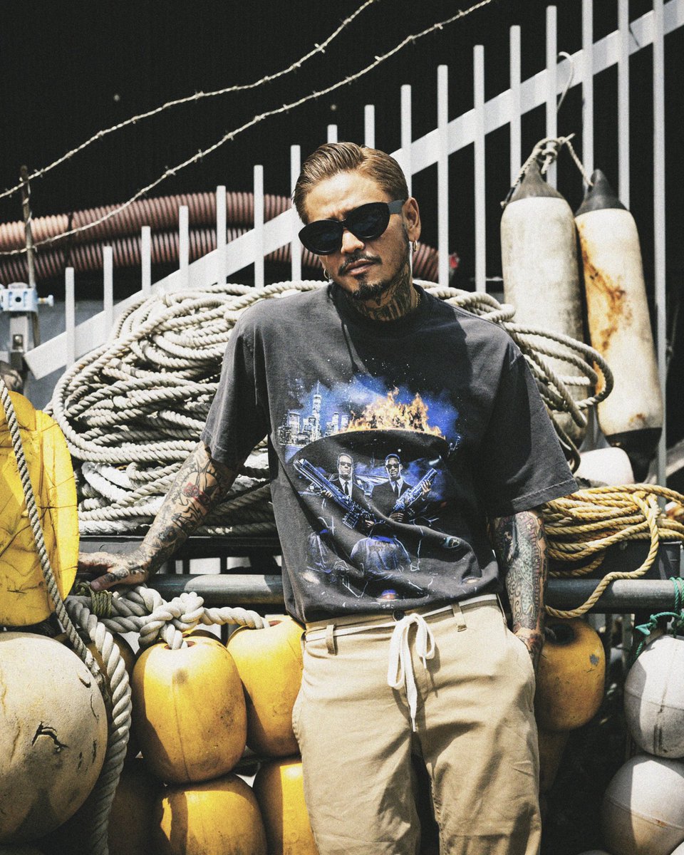 FRINGE™ VIDEO SHOP tweet media