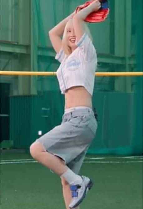 <a href="/once_umi9/">うみ🐬ONCE🍹</a> FF外失礼します💦
📷️モモ　グローブ逆で一生⚾投げられないヤツ