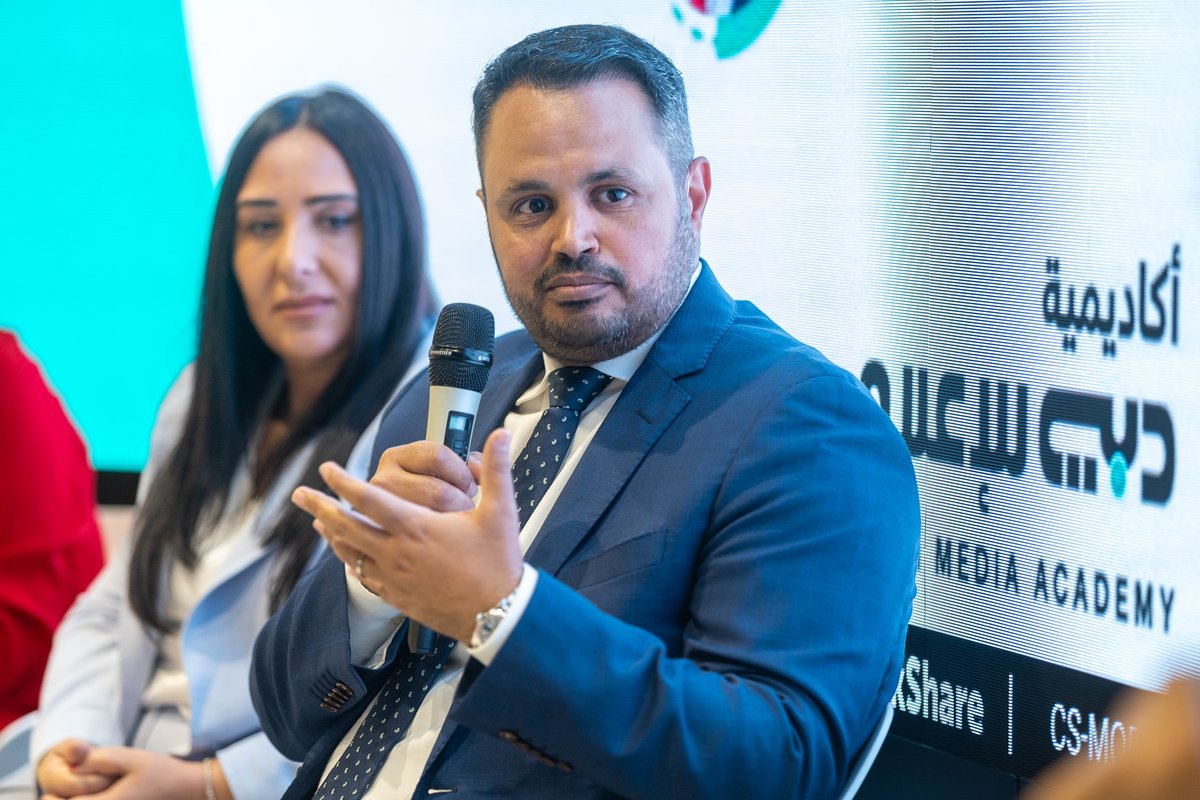 شارك سعد زغلول، رئيس التحرير التنفيذي في #اقتصاد_الشرق، في جلسة حوارية بعنوان "الذكاء الاصطناعي وغرف الأخبار" ضمن فعاليات #أسبوع_الذكاء_الاصطناعي في #دبي.
ناقشت الجلسة تأثيرات #الذكاء_الاصطناعي على بيئة العمل الصحفي، وسلطت الضوء على التحديات والفرص التي يفرضها على غرف الأخبار