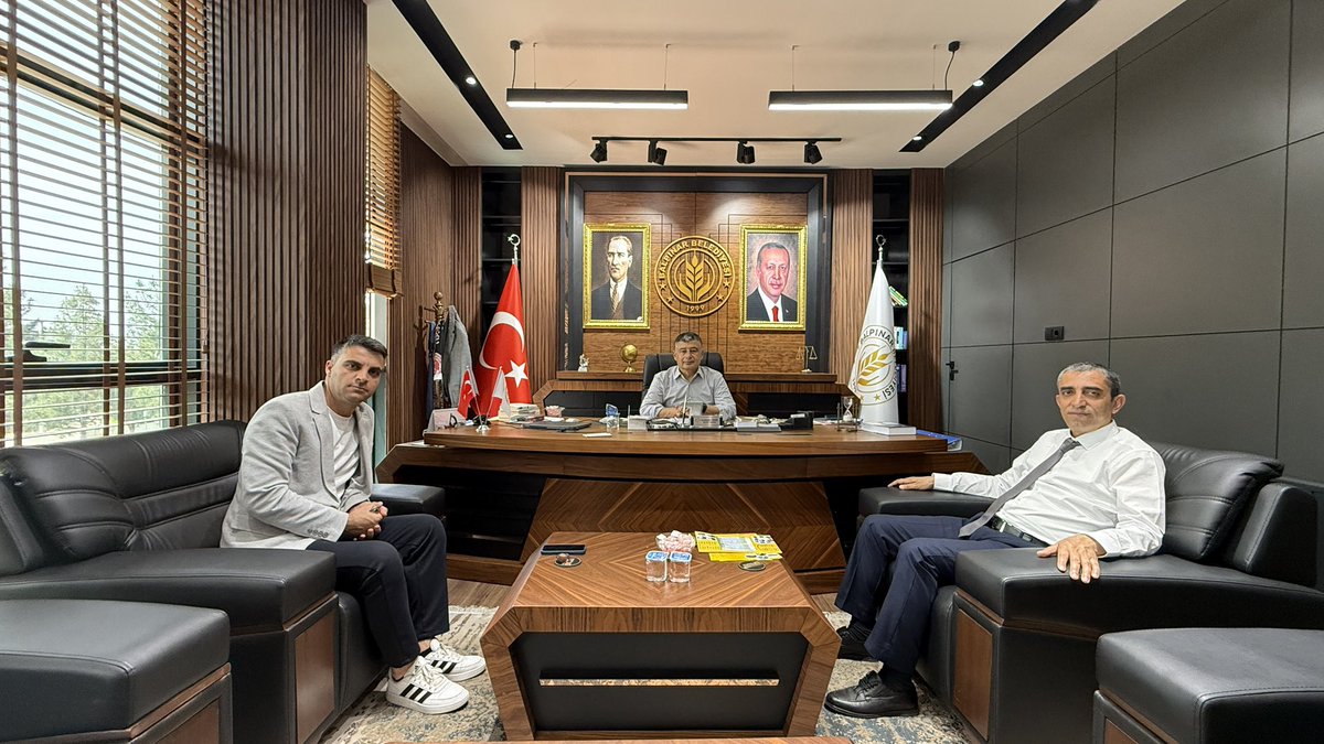 Batman İl Milli Eğitim Şube Müdürü Hacı Arslan ve Seğirkan Okul Müdürü’nü makamında misafir ettik.

Gerçekleşen ziyarette eğitim alanındaki iş birliği olanakları, Beldemizdeki eğitim kurumlarının ihtiyaçları ve öğrencilerimizin daha iyi şartlarda eğitim görmesi adına