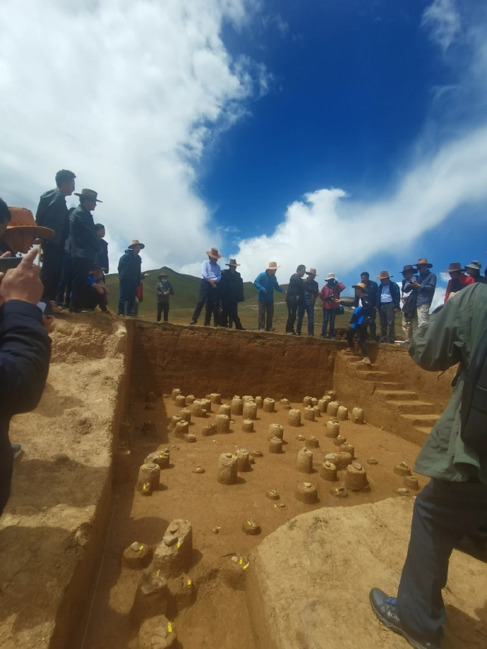 GanziChina's tweet image. Four cultural heritage sites from Ganzi made China's tentative World Heritage list:
Shiqu County's Songge Mani Stone City &amp;amp; Walls
Danba's Watchtowers &amp;amp; Tibetan Villages
Sichuan's Ancient Tea-Horse Road
Daocheng's Piluo Site &amp;amp; unearthed stone tools
#GanziGuide #SpringTrip #culture