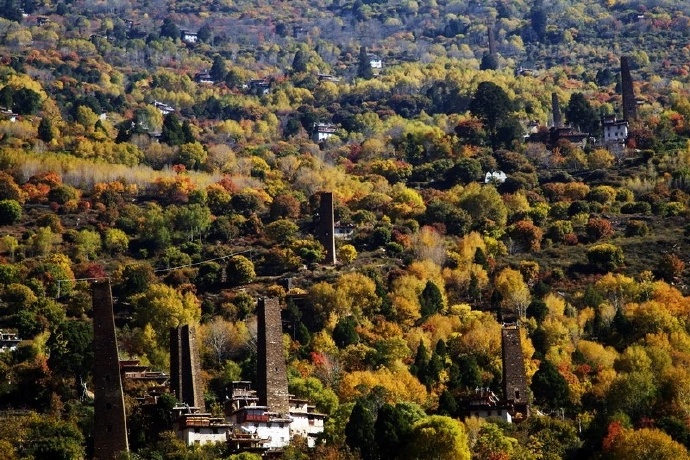 GanziChina's tweet image. Four cultural heritage sites from Ganzi made China's tentative World Heritage list:
Shiqu County's Songge Mani Stone City &amp;amp; Walls
Danba's Watchtowers &amp;amp; Tibetan Villages
Sichuan's Ancient Tea-Horse Road
Daocheng's Piluo Site &amp;amp; unearthed stone tools
#GanziGuide #SpringTrip #culture