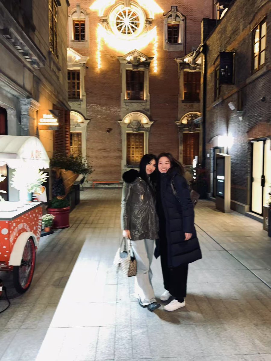 YuniversalStacy's tweet photo. Becoming a #SheFi Scholar is one of the most rewarding experiences I’ve had in 2025🩷
Through SheFi, I’ve met so many amazing ladies from online to offline, connecting with brilliant minds from Hong Kong, Taipei to Shanghai. The inspiration and support within this community is truly powerful.
Every session and conversation made me realize the impact women can make in Web3. It’s not just about learning, but also about expanding global network and embracing new perspectives.

Thank you @shefiorg and @maggielove_  for empowering women to explore this new frontier✨💃