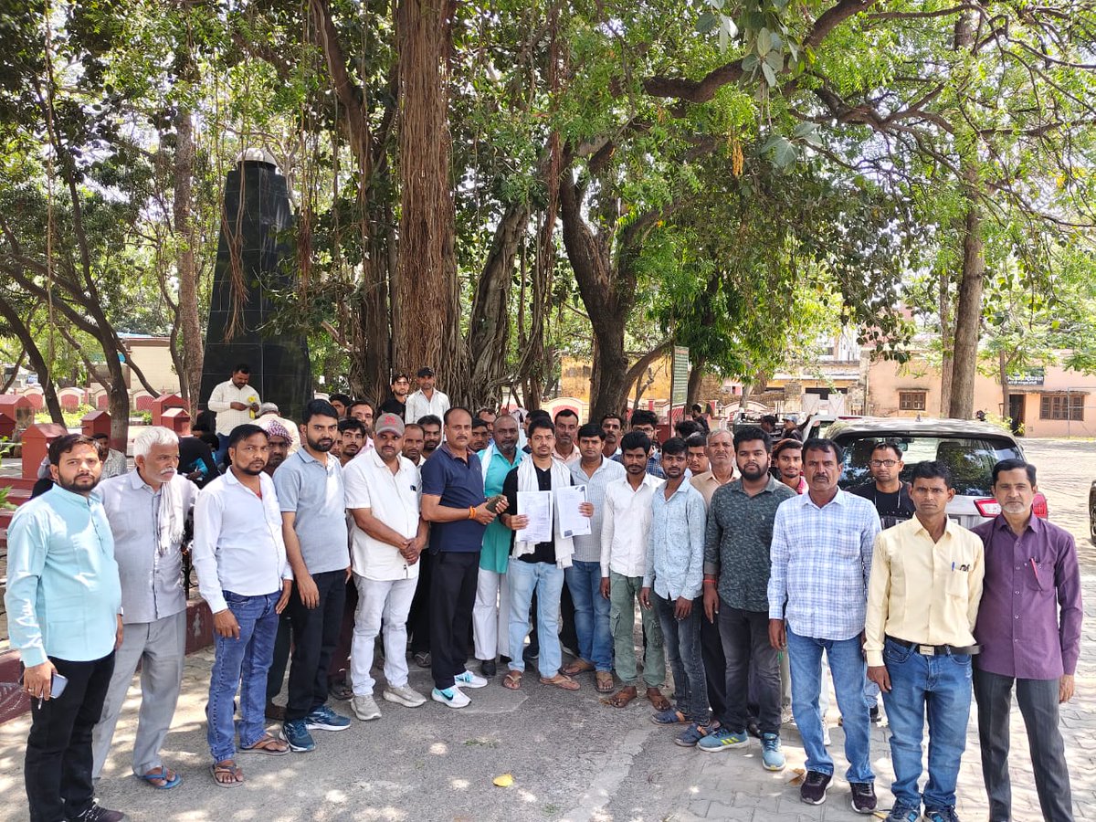 DeveshG99589632's tweet photo. कल दिनांक 23 अप्रैल को पी एस कोल्डस्टोरेज पर आग लग गयी जिसमे  बरेली क्षेत्र के बहुत सारे किसानों का करोड़ो नुकसान हुआ है जब आग लगी तब कोल्डस्टोरेज पर कोई भी जबाबदेही बाला नही था @CMOfficeUP @myogioffice @dgpup @aajtak @TheLallantop @PMOIndia @bstvlive https://t.co/Q5BtjyRDXS