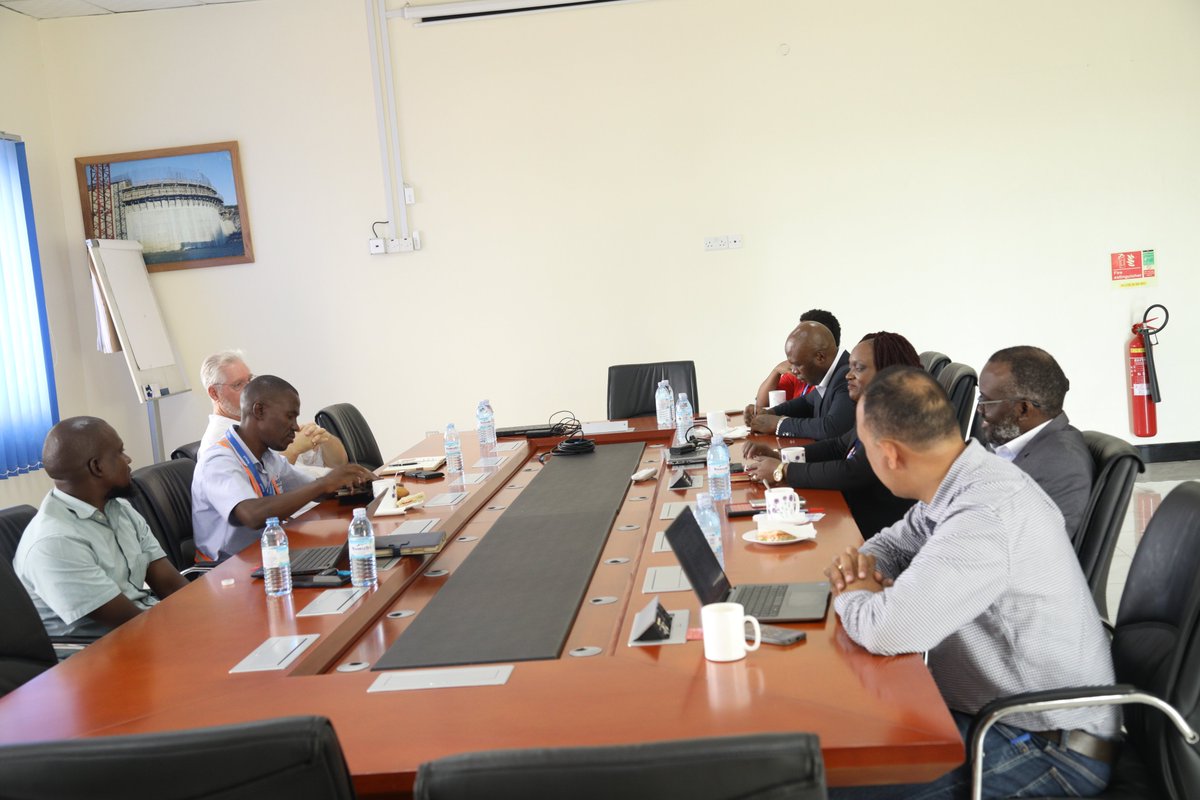 BujagaliEnergy's tweet photo. It was a great pleasure hosting Mr @DavidAWandera Interim MD of @AbsaUganda at @BujagaliEnergy. We discussed strategic partnerships that serve the interests of the energy sector. #BujagaliEnergy #AbsaUganda #PoweringProgress https://t.co/0kft5Se9FT