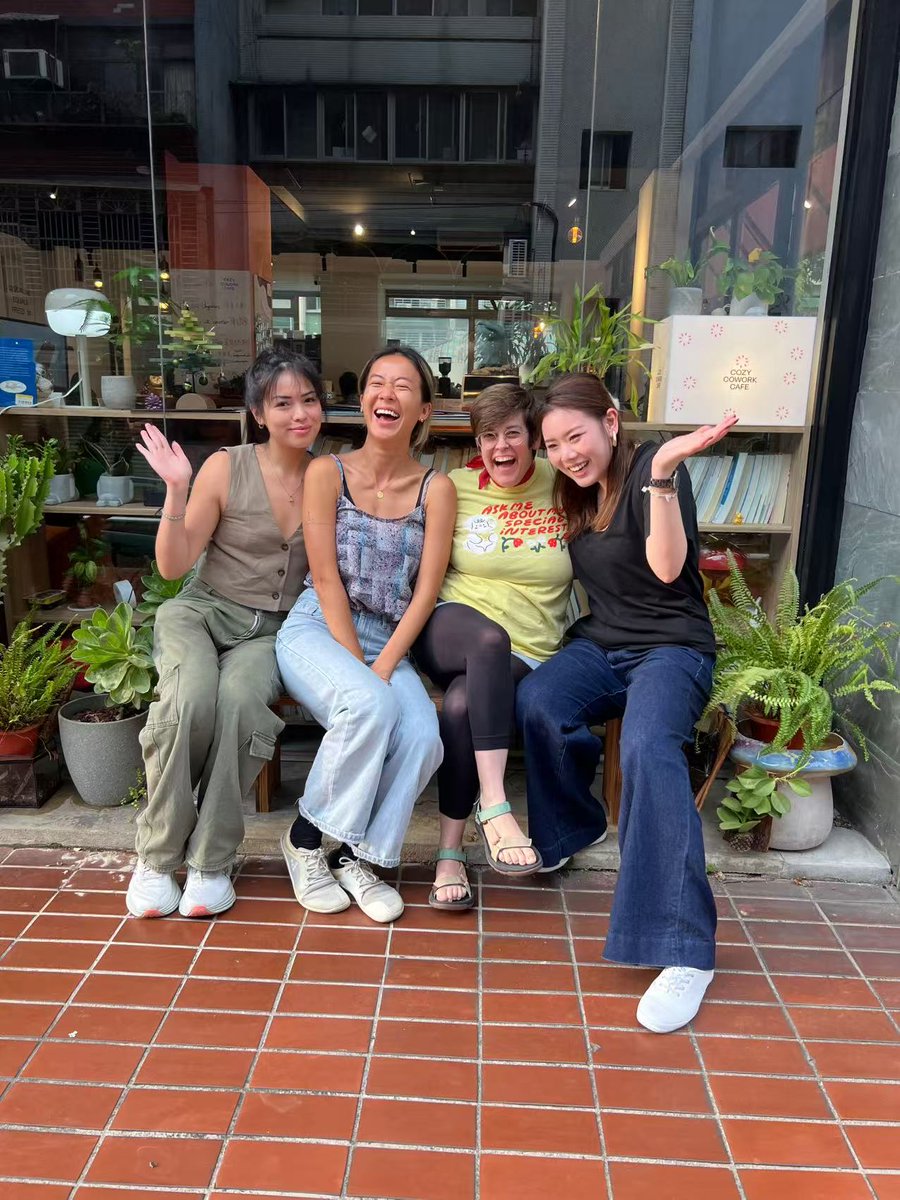 YuniversalStacy's tweet photo. Becoming a #SheFi Scholar is one of the most rewarding experiences I’ve had in 2025🩷
Through SheFi, I’ve met so many amazing ladies from online to offline, connecting with brilliant minds from Hong Kong, Taipei to Shanghai. The inspiration and support within this community is truly powerful.
Every session and conversation made me realize the impact women can make in Web3. It’s not just about learning, but also about expanding global network and embracing new perspectives.

Thank you @shefiorg and @maggielove_  for empowering women to explore this new frontier✨💃