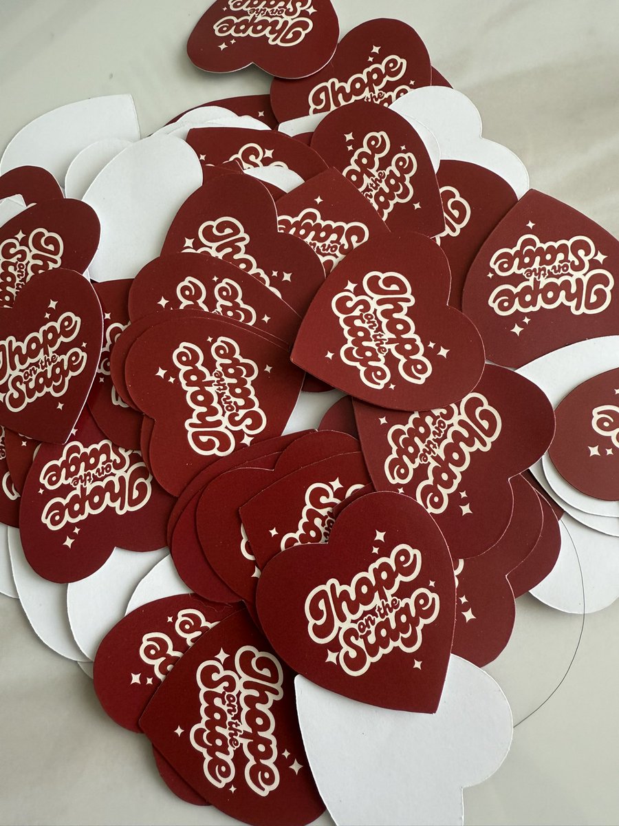 [help RT] 

I’ll be giving away freebies at #HopeOnTheSTageSG on April 26th 💕
Come and say Hiii! ✨ 

💜💜💜

#HOPE_ON_THE_STAGE_TOUR_SINGAPORE