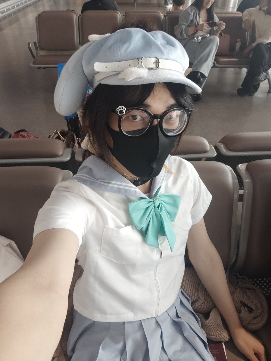 四点钟的飞机JL086，前往东京准备看mygo x mujica演唱会！
第一次做国际航班紧张喵）
#男娘 #伪娘