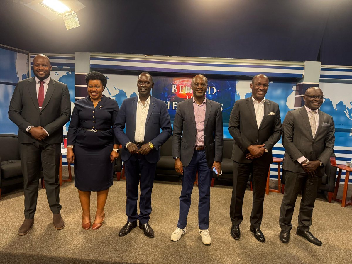 ICYMI #UBCBehindTheHeadlines <a href="/ubctvuganda/">UBC UGANDA</a> on matters 2026 Elections. Issues discussed included the upcoming display of the voter register, role of political parties, CSOs and security agencies 👇
youtube.com/live/KA_v_iqER… - with <a href="/UgandaEC/">The Electoral Commission - Uganda</a> Chair, <a href="/AndrewMwenda/">Andrew M. Mwenda</a> <a href="/Mukulaa/">Mukula</a> and RCC